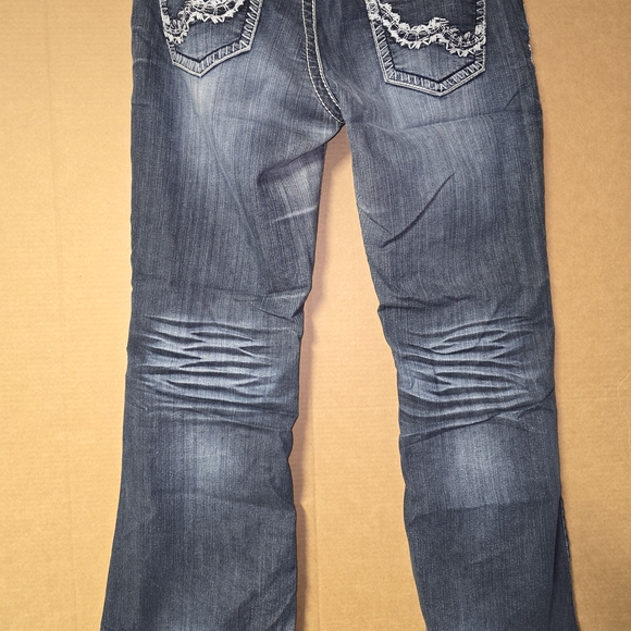 Maurices Stylish Blue Denim Jeans for Women Size 13/14 Plus Size.   116 - Picture 11 of 14